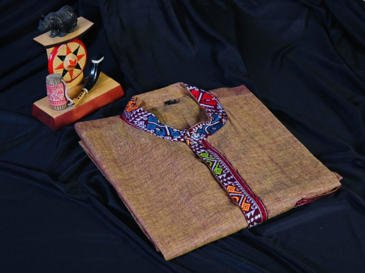 MEN’S SHIRT WITH TRADITIONAL MOTIF OF ASSAM